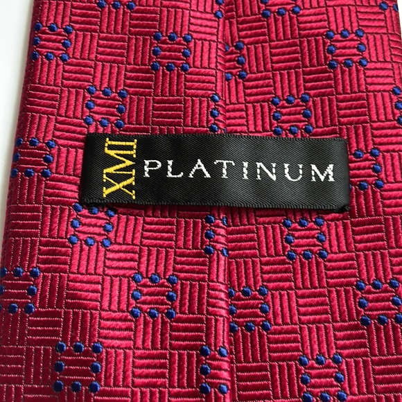 XMI Platinum red Repp necktie tie with blue dot squares. 100% silk made in USA - Picture 4 of 7